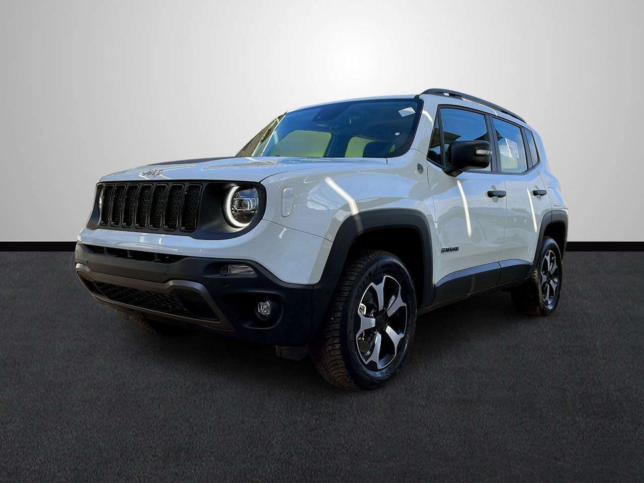 jeep-renegade-overland-13-phev-240cv-at-en-sevilla-261b7f849bcfeb4eb4e16faa9c734245