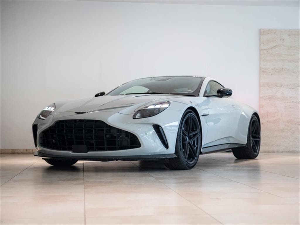 aston-martin-vantage-v8-en-barcelona-45bd907149a0c258b6e90ebe84959ce2