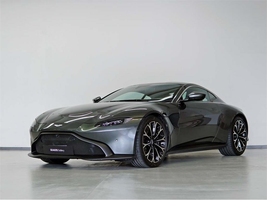 aston-martin-vantage-v8-en-barcelona-c878a16b99f108fa256510f6f2143e97