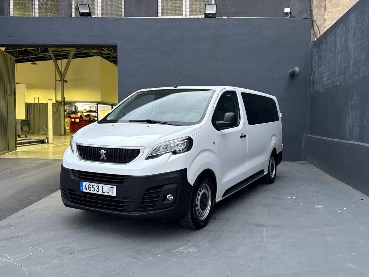 peugeot-expert-combi-16-bluehdi-88kw-120cv-standard-en-castellon-10f059b7d588834008ecb2968bfdd0e2