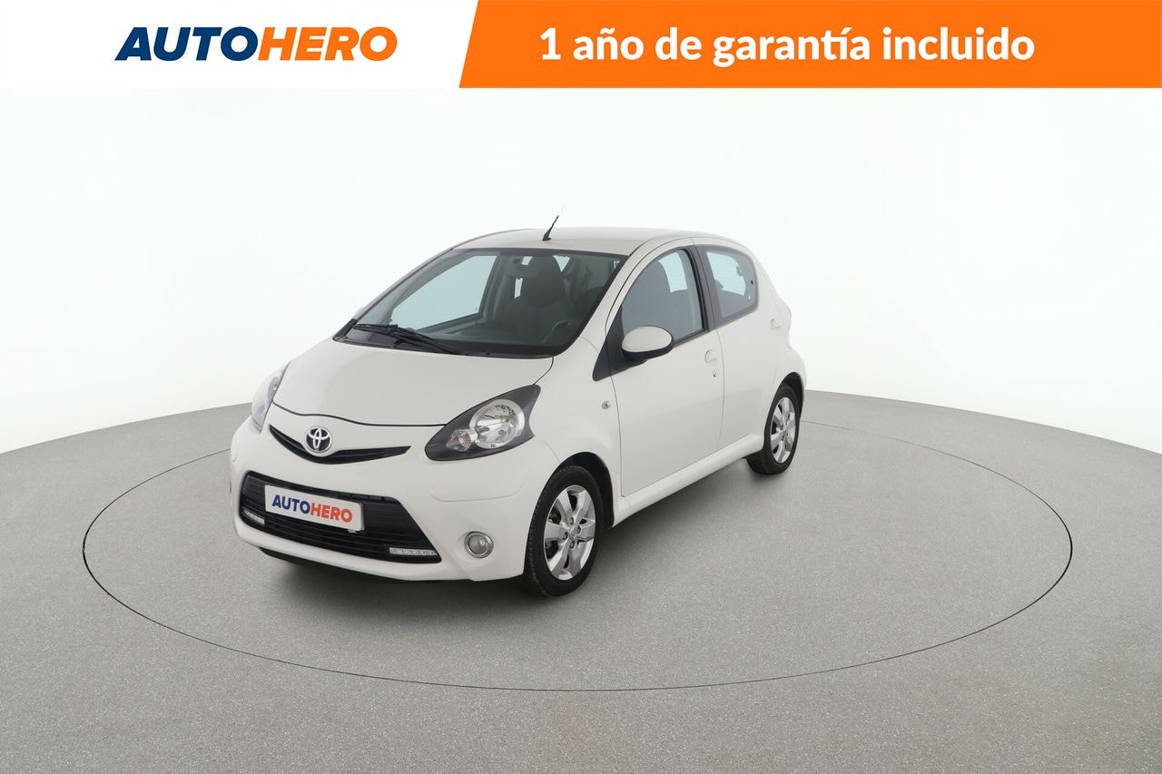 toyota-aygo-10-chic-en-toledo-28ba19833377e2a1cd617675c70f3929