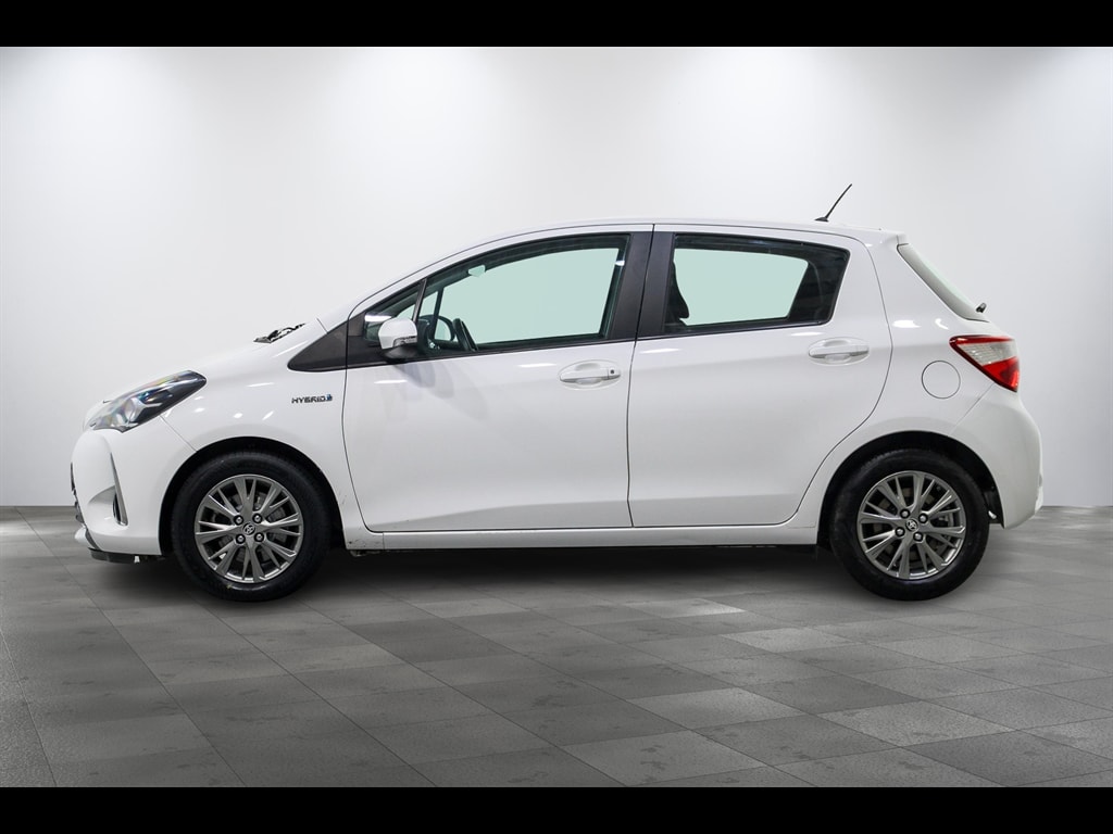 toyota-yaris-15-100h-active-en-sevilla-db34739ef43f08c24c8317c13695217b