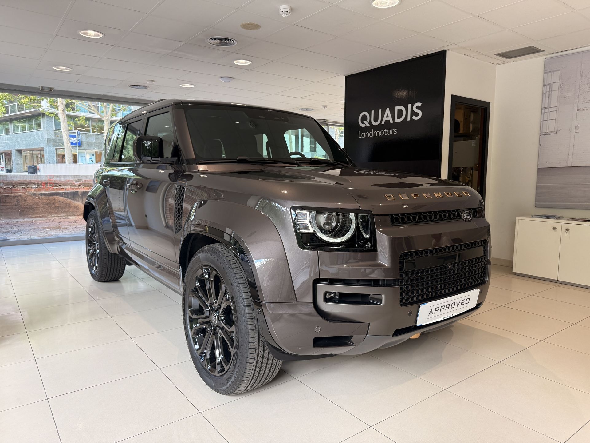 land-rover-defender-44-v8-635-octa-110-auto-4wd-en-barcelona-e68e51c5e45176c2a677c755b17a76fb