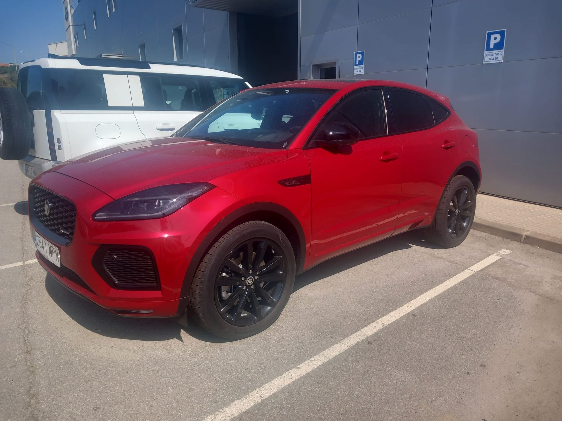 jaguar-e-pace-15-i3-phev-309-ps-awd-at-r-dynamic-se-en-barcelona-e0c63550adefa0be6e121ccd779179db