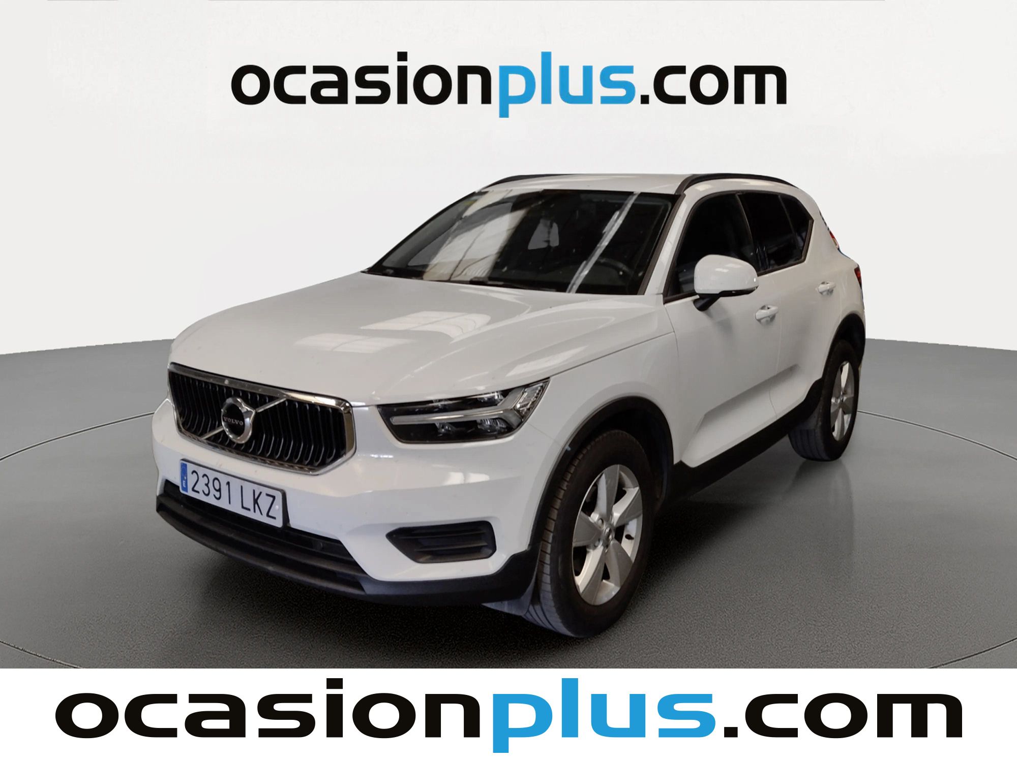 volvo-xc40-15-t2-momentum-core-en-madrid-28a451fbf57621b7d07f039efaa9f3f4