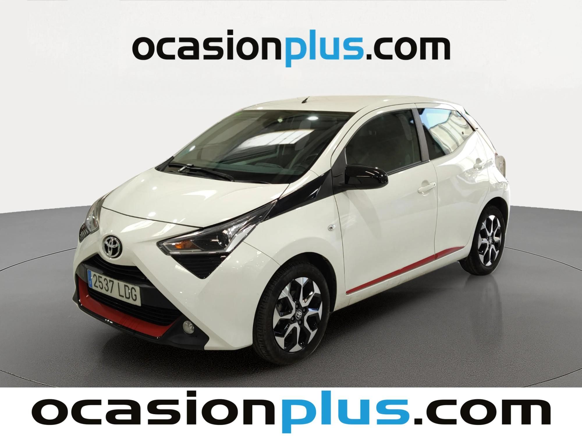 toyota-aygo-10-70-x-play-en-madrid-ecbd4911743173fb881b66b17ecd199e
