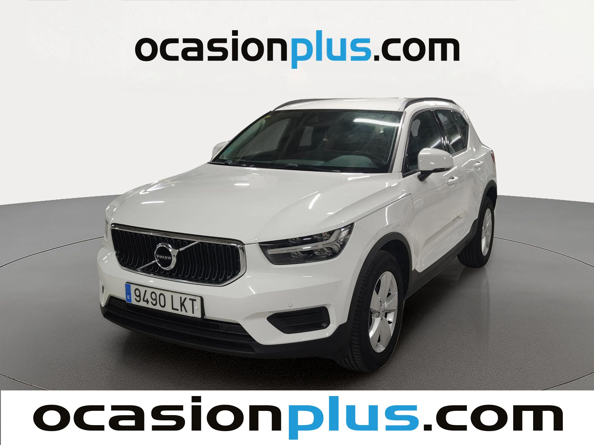 volvo-xc40-t2-momentum-core-129-cv-en-madrid-05c5c79a1d6f50bdc44c370048bce212