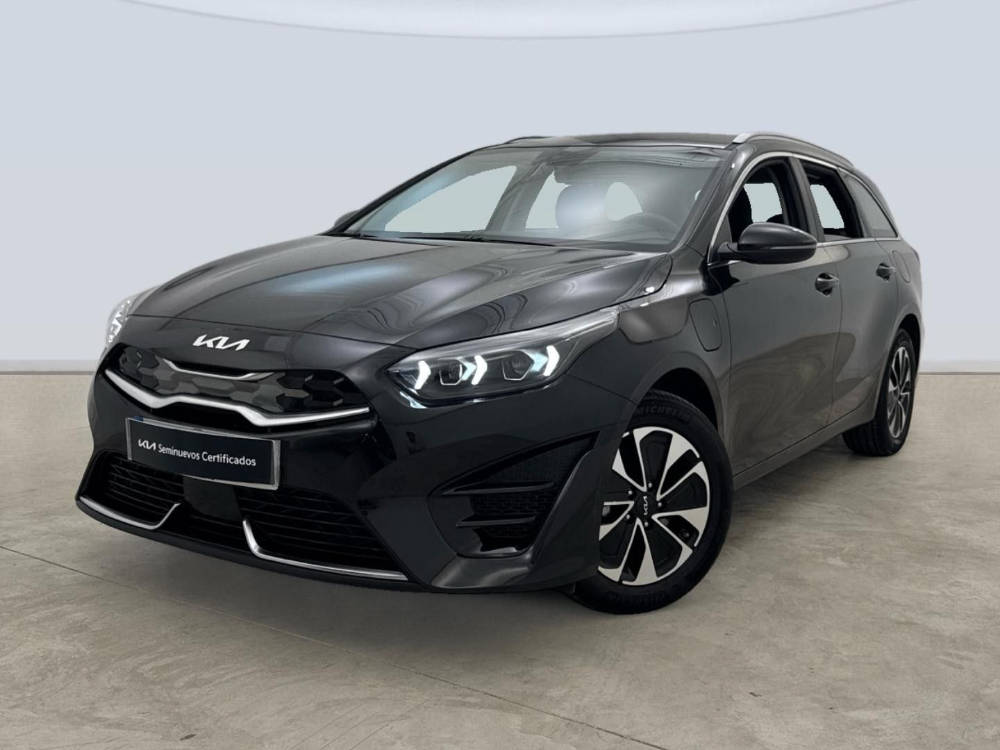 tourer-16-gdi-phev-104kw-141cv-edrive-en-barcelona-3e2d455e4d7a919055292ff9987d8c1e