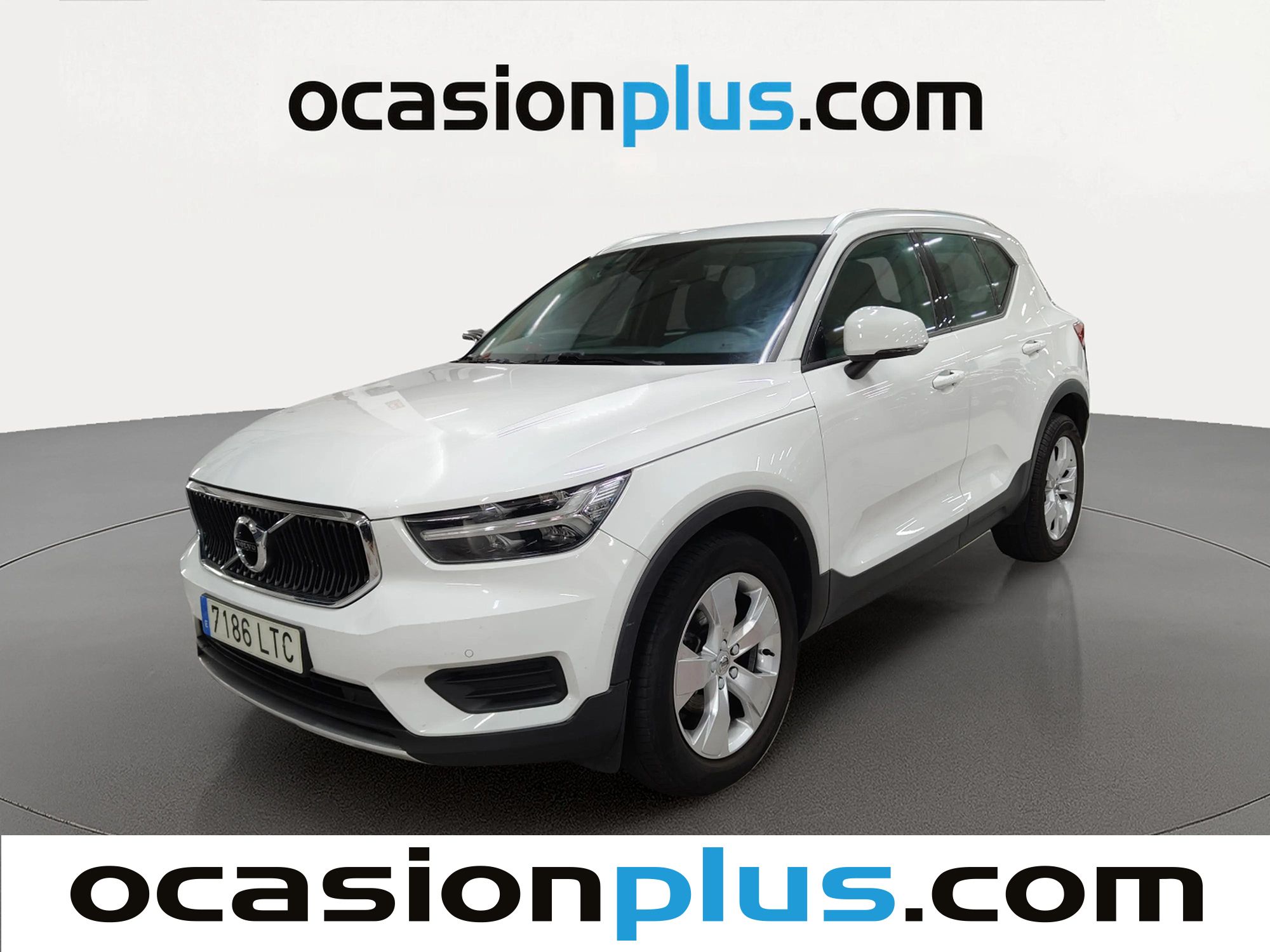 volvo-xc40-t2-momentum-core-129-cv-en-madrid-98b618fcc97303459c4caa9c184112ad