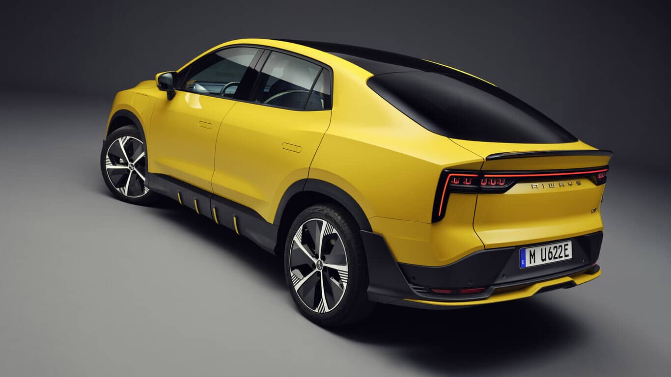 Vista trasera lateral del Aiways U6 mostrando su diseño de líneas dinámicas