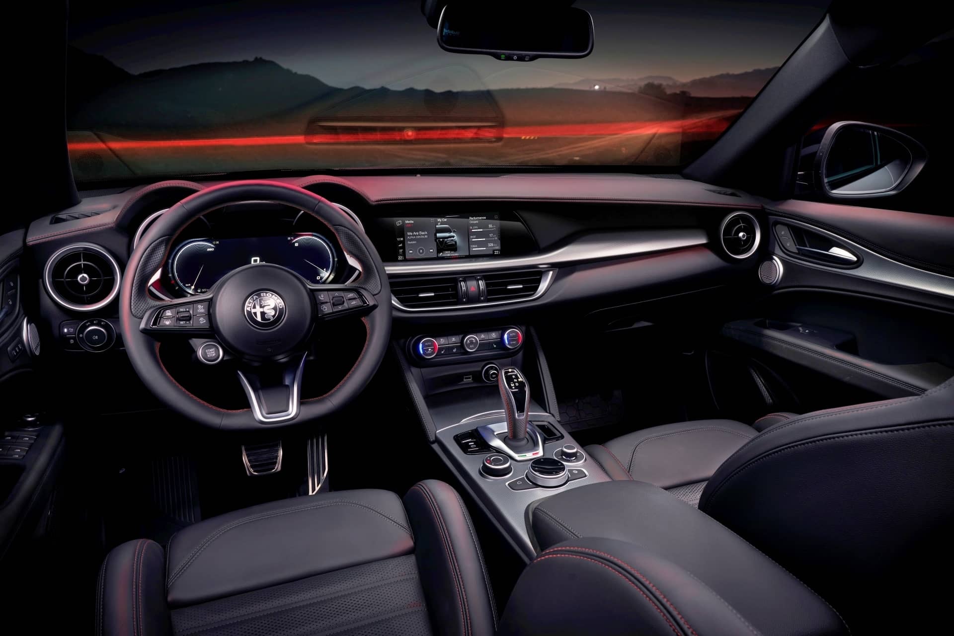 Cómoda cabina del Alfa Romeo Stelvio con acabados premium