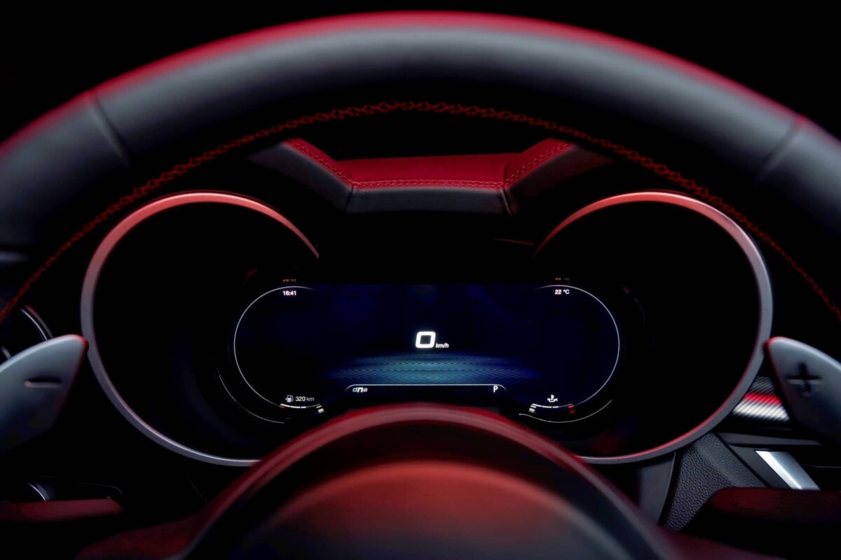 Panel de instrumentos digital de última generación del Alfa Romeo Stelvio Panel de instrumentos digital de última generación del Alfa Romeo Stelvio