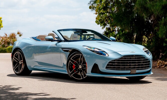 Aston Martin DB12 Volante