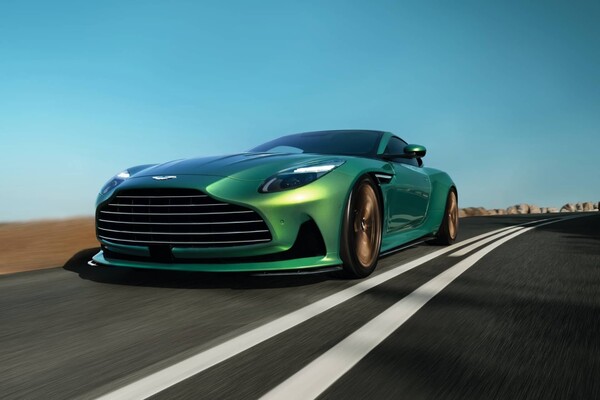 Aston Martin DB12 Aston Martin DB12