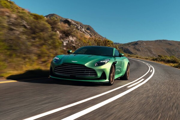 Aston Martin DB12 Aston Martin DB12