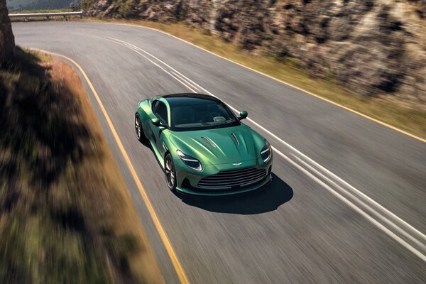 Aston Martin DB12 Aston Martin DB12