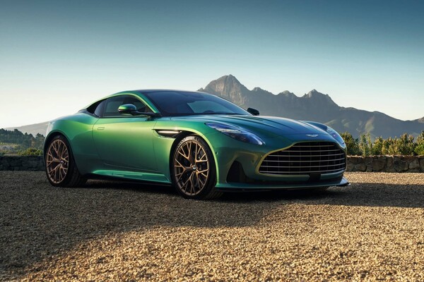 Aston Martin DB12 Aston Martin DB12