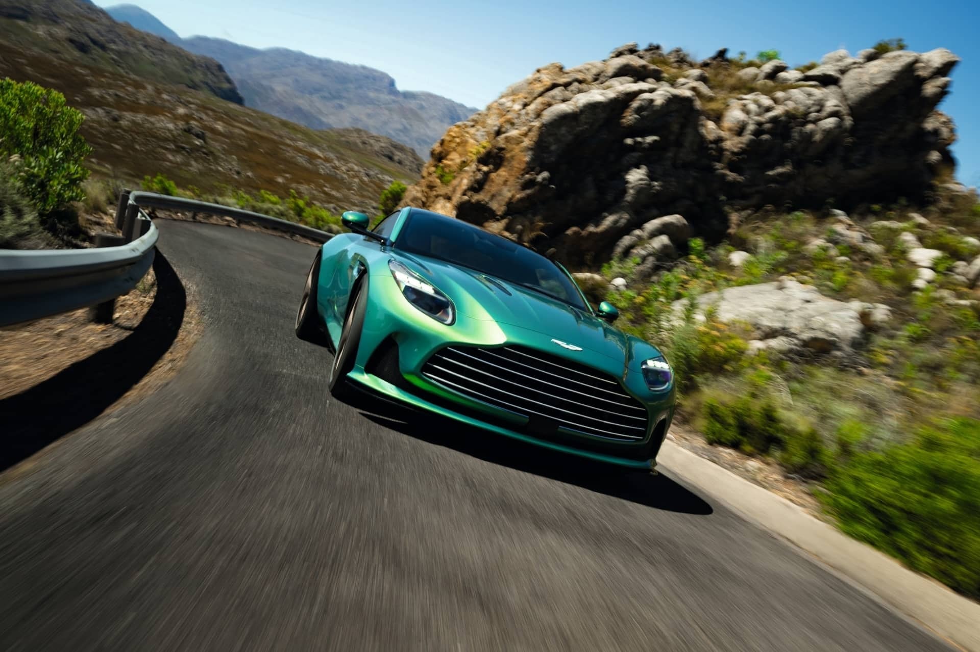 Aston Martin DB12