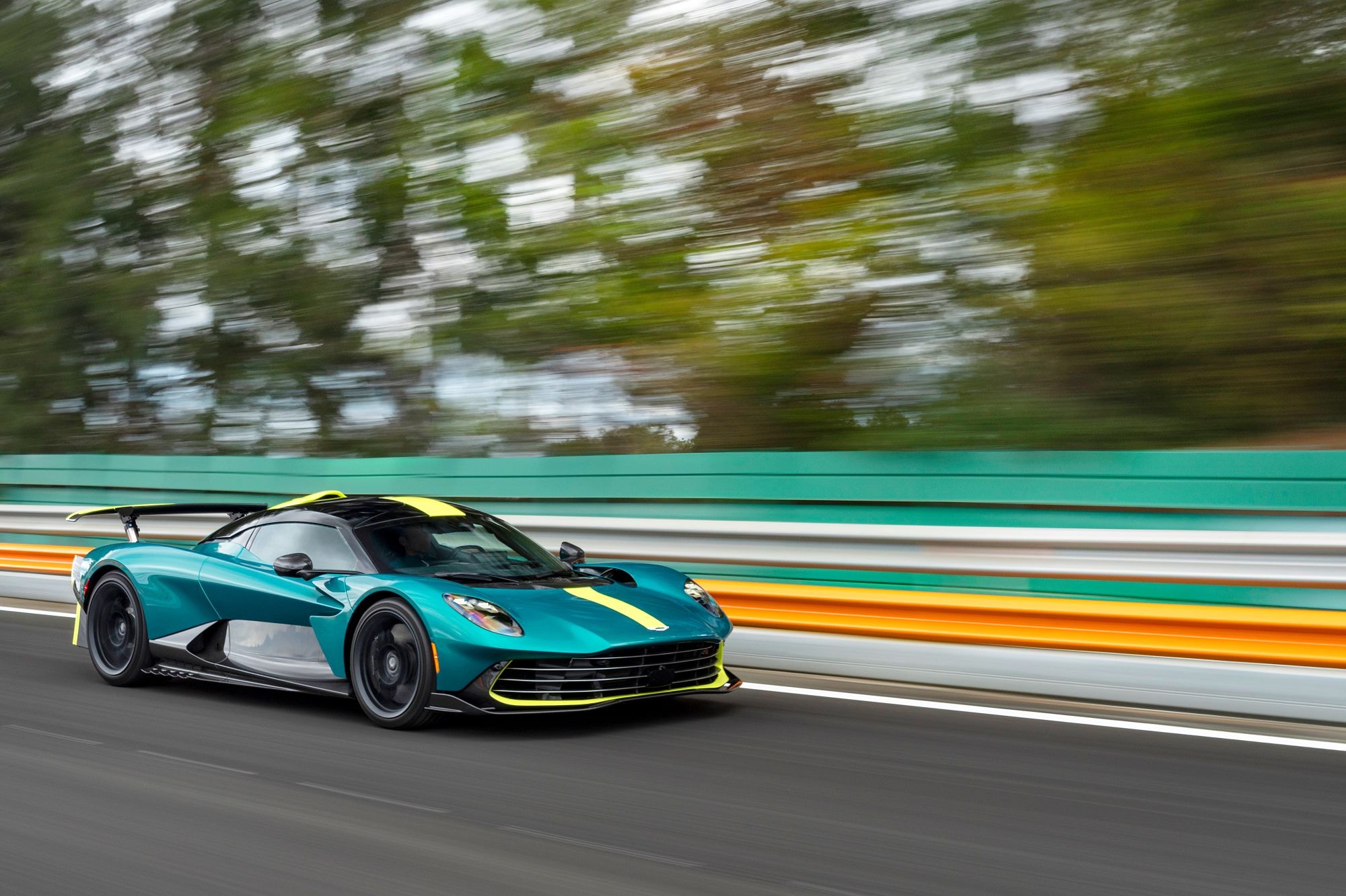 Aston Martin Valhalla híbrido