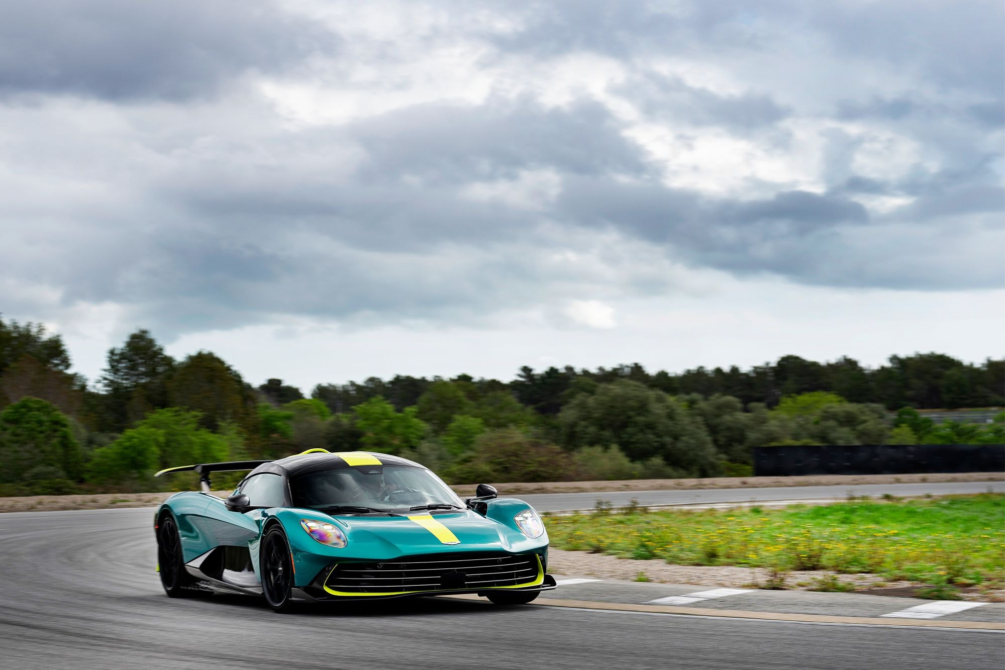 Aston Martin Valhalla híbrido