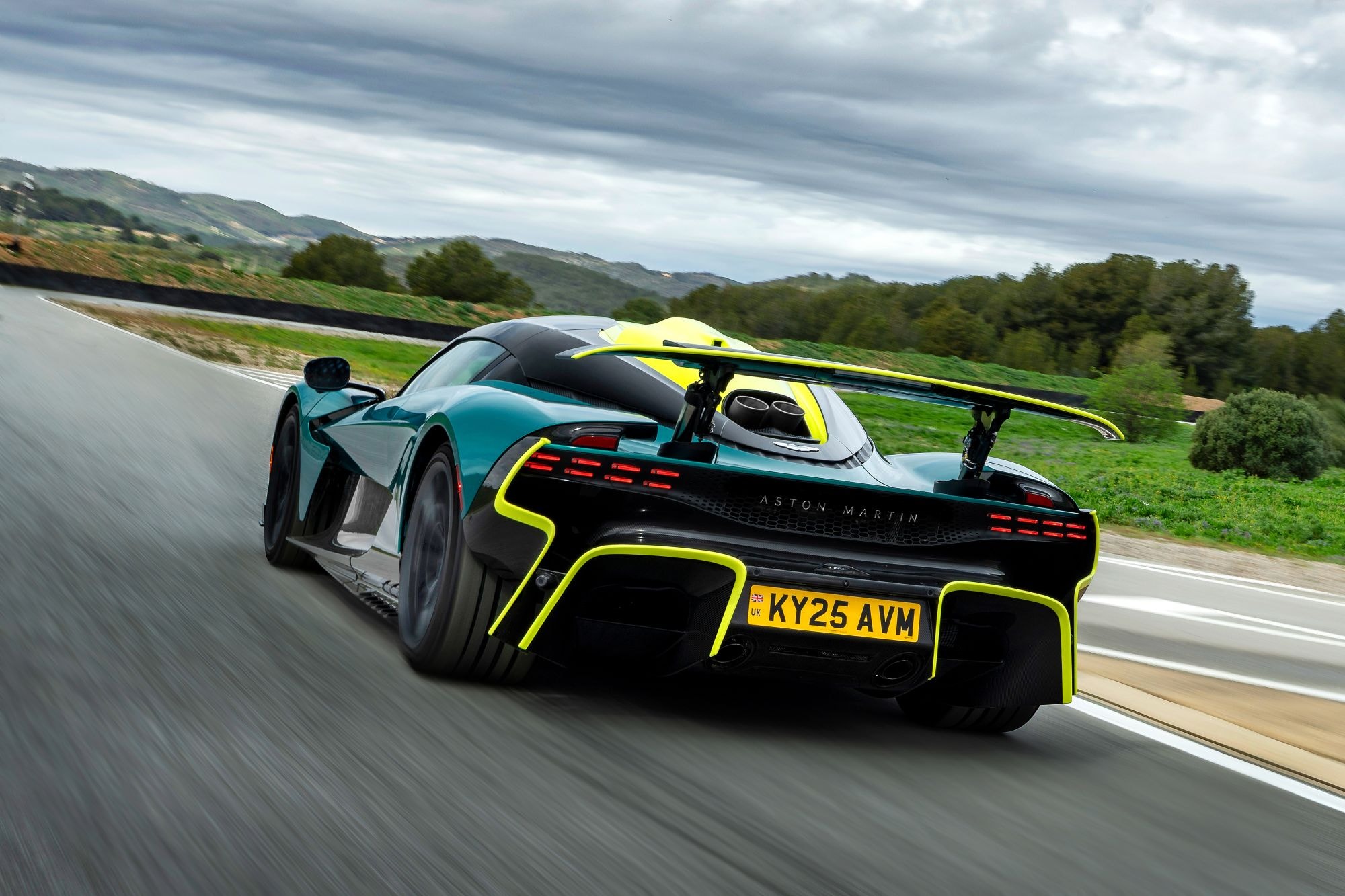 Aston Martin Valhalla híbrido