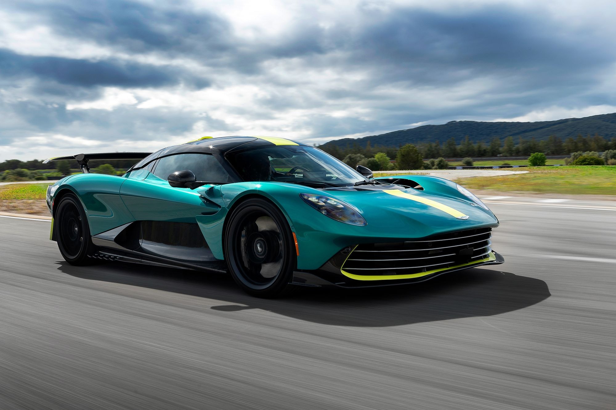 Aston Martin Valhalla híbrido