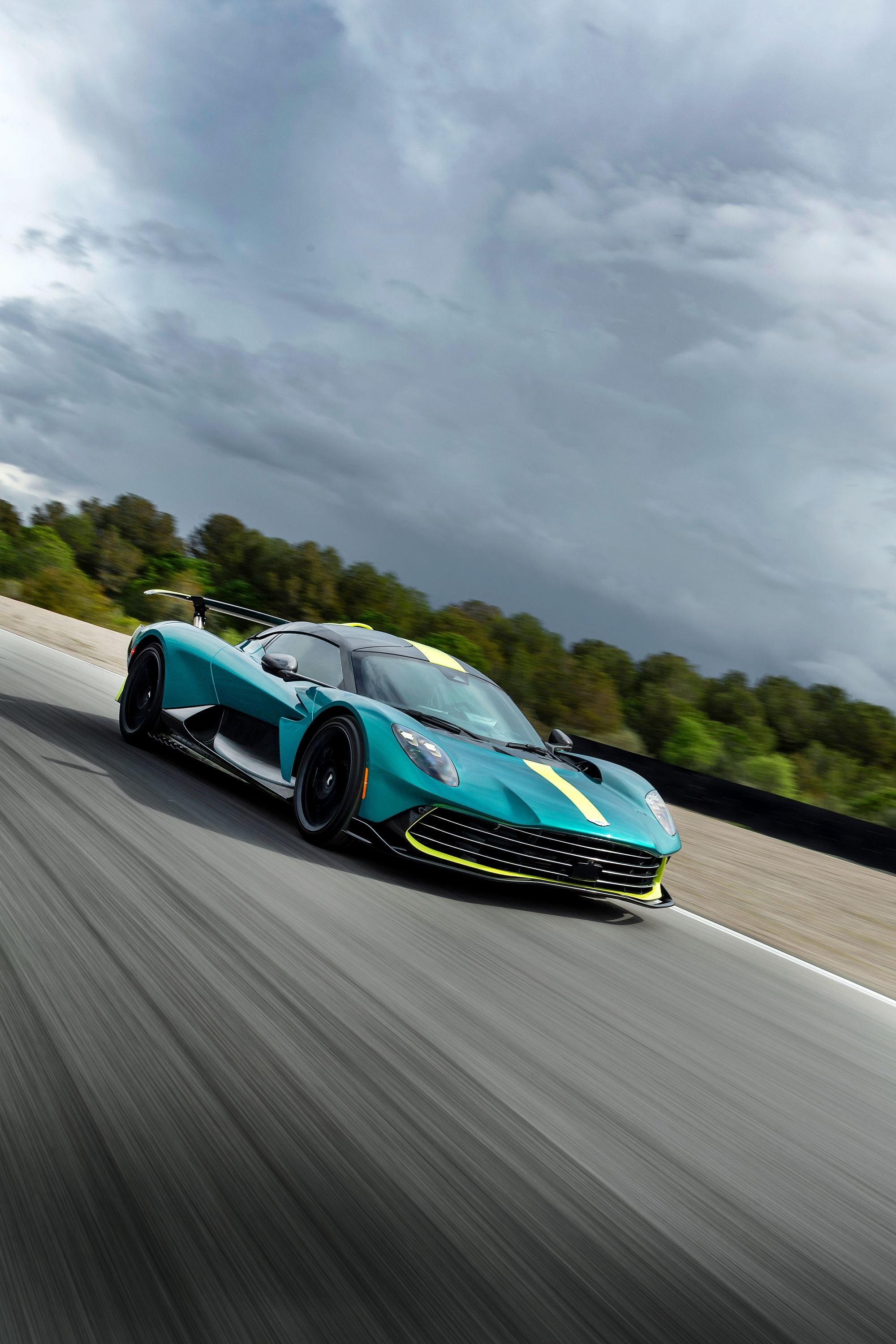 Aston Martin Valhalla híbrido