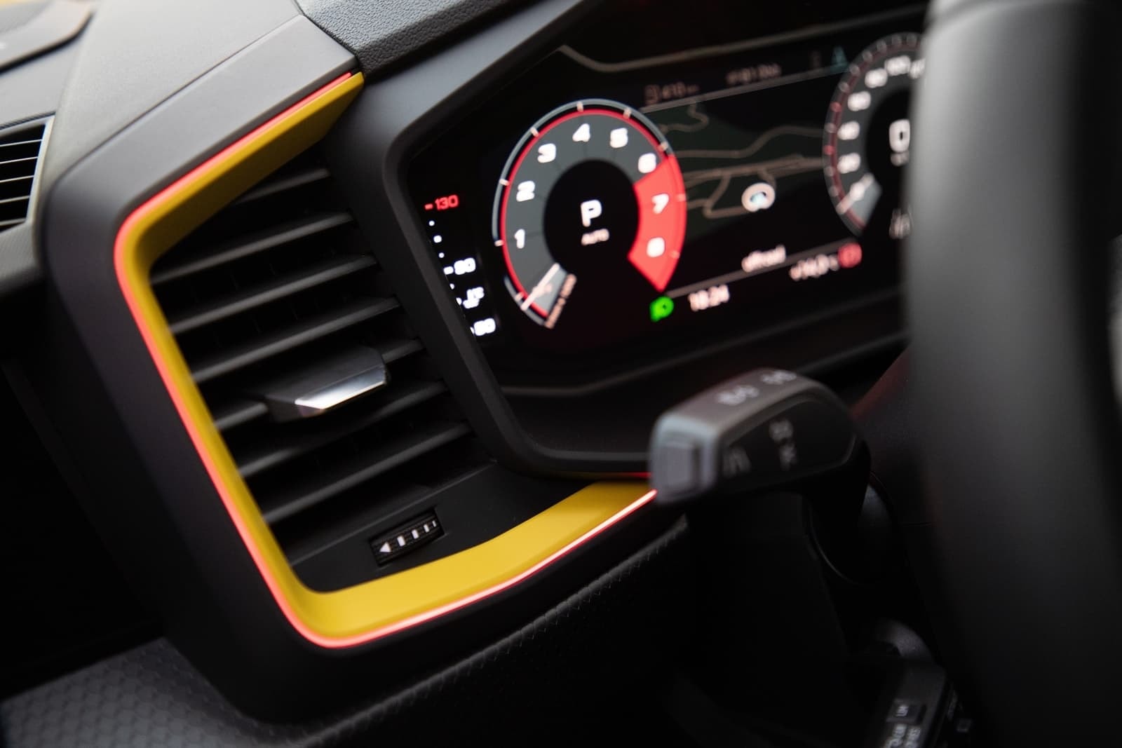 Vista detallada del cuadro de instrumentos digital del Audi A1.