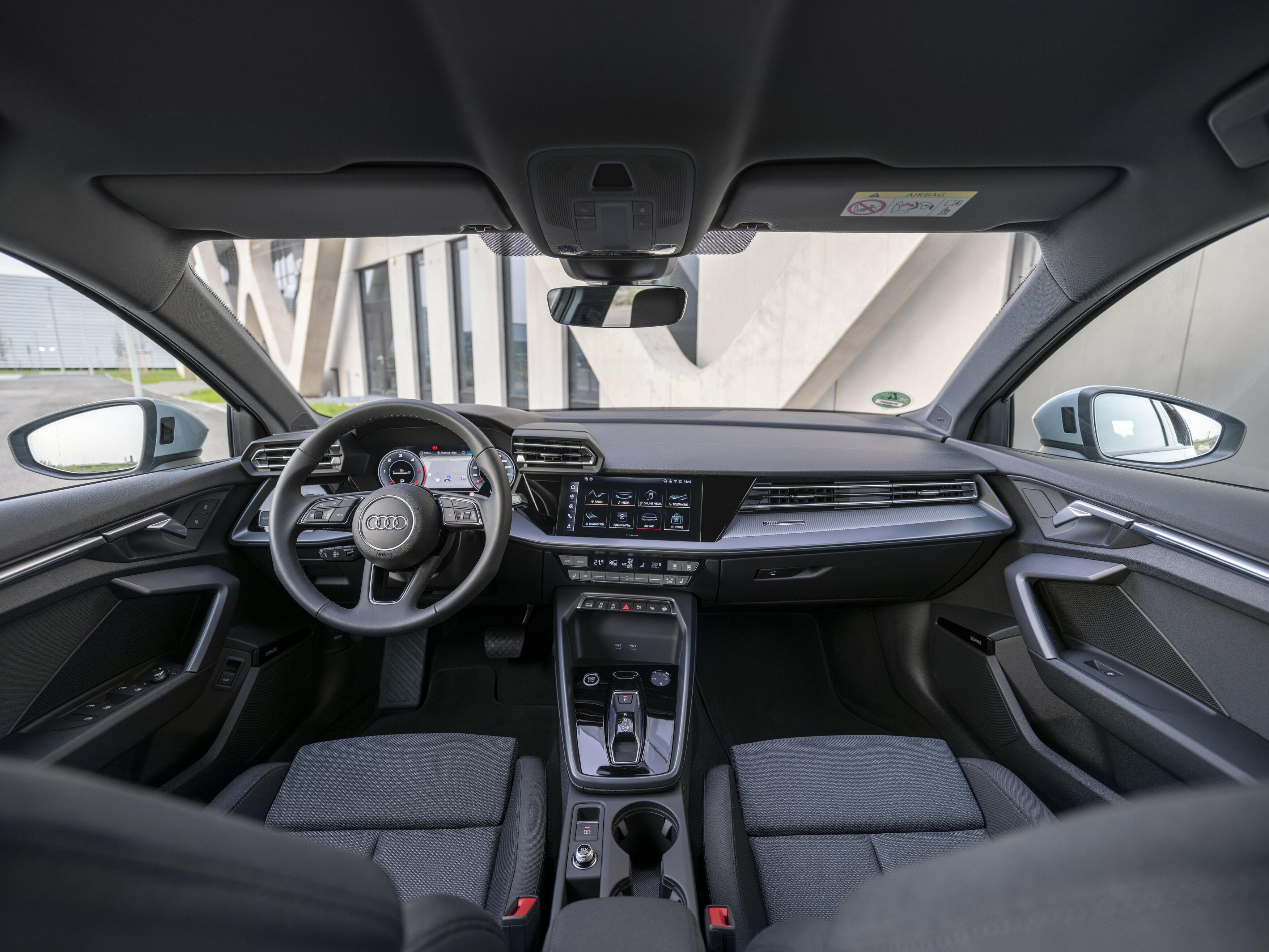 Perfil derecho del Audi A3 Híbrido, elegante y deportivo.