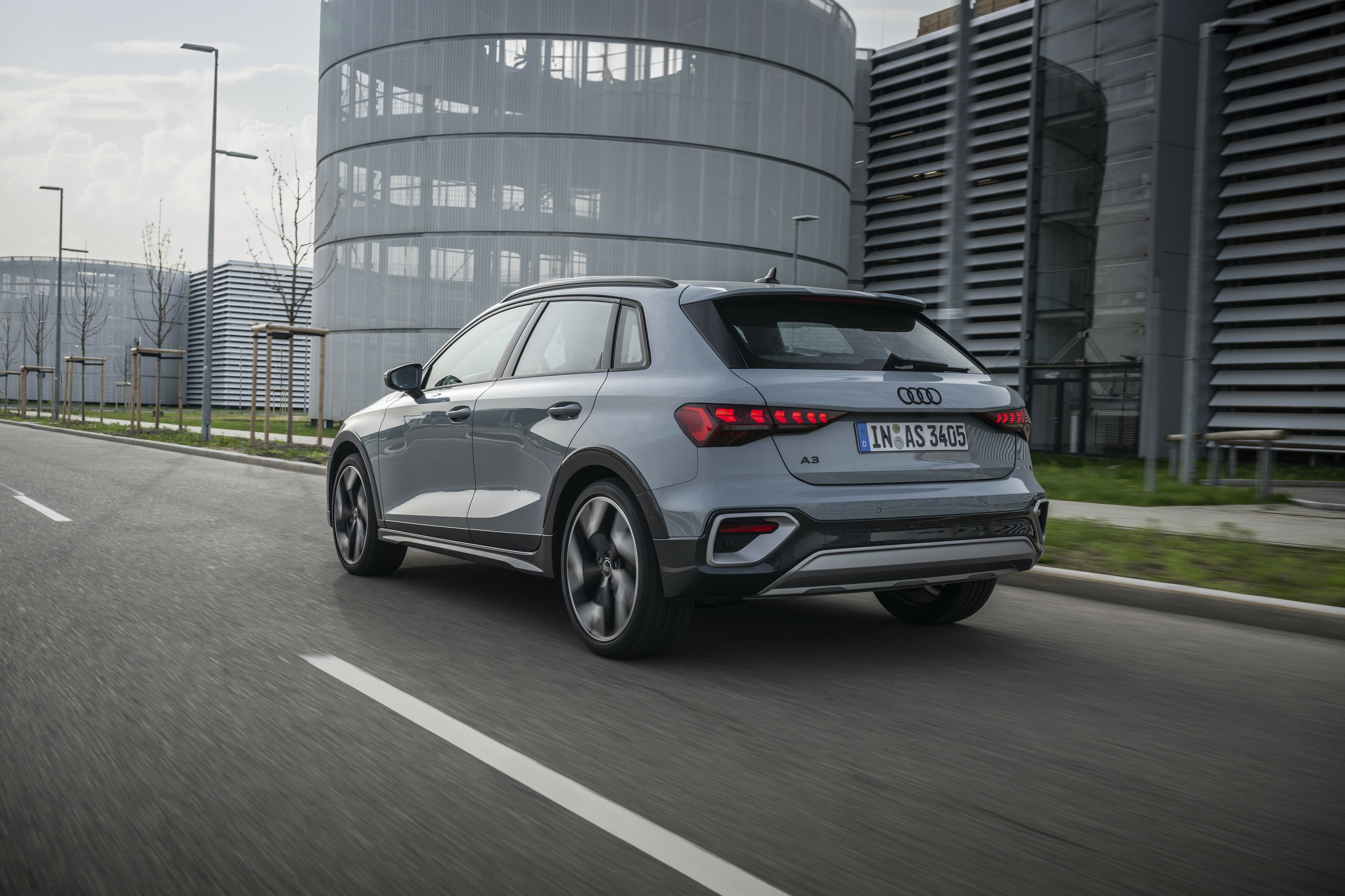 Detalles de la puerta del Audi A3 Híbrido, acabados de calidad.
