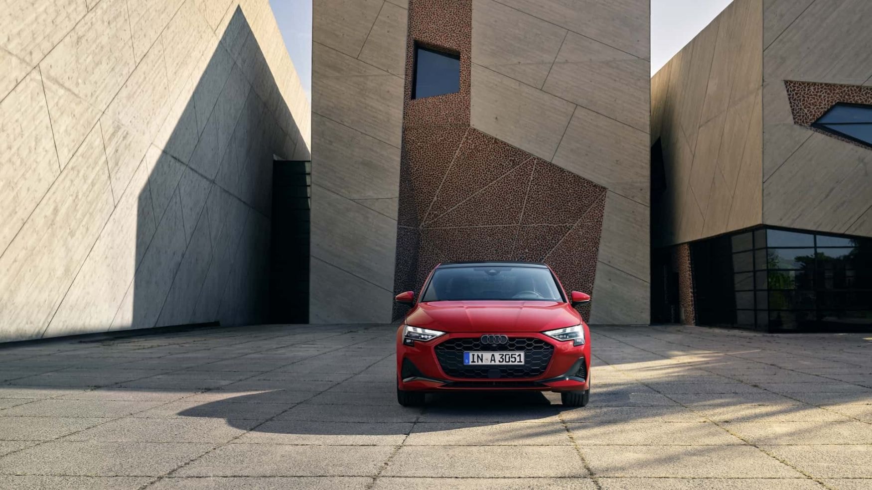 Vista trasera que resalta el diseño moderno y sofisticado del A3 Sedán.