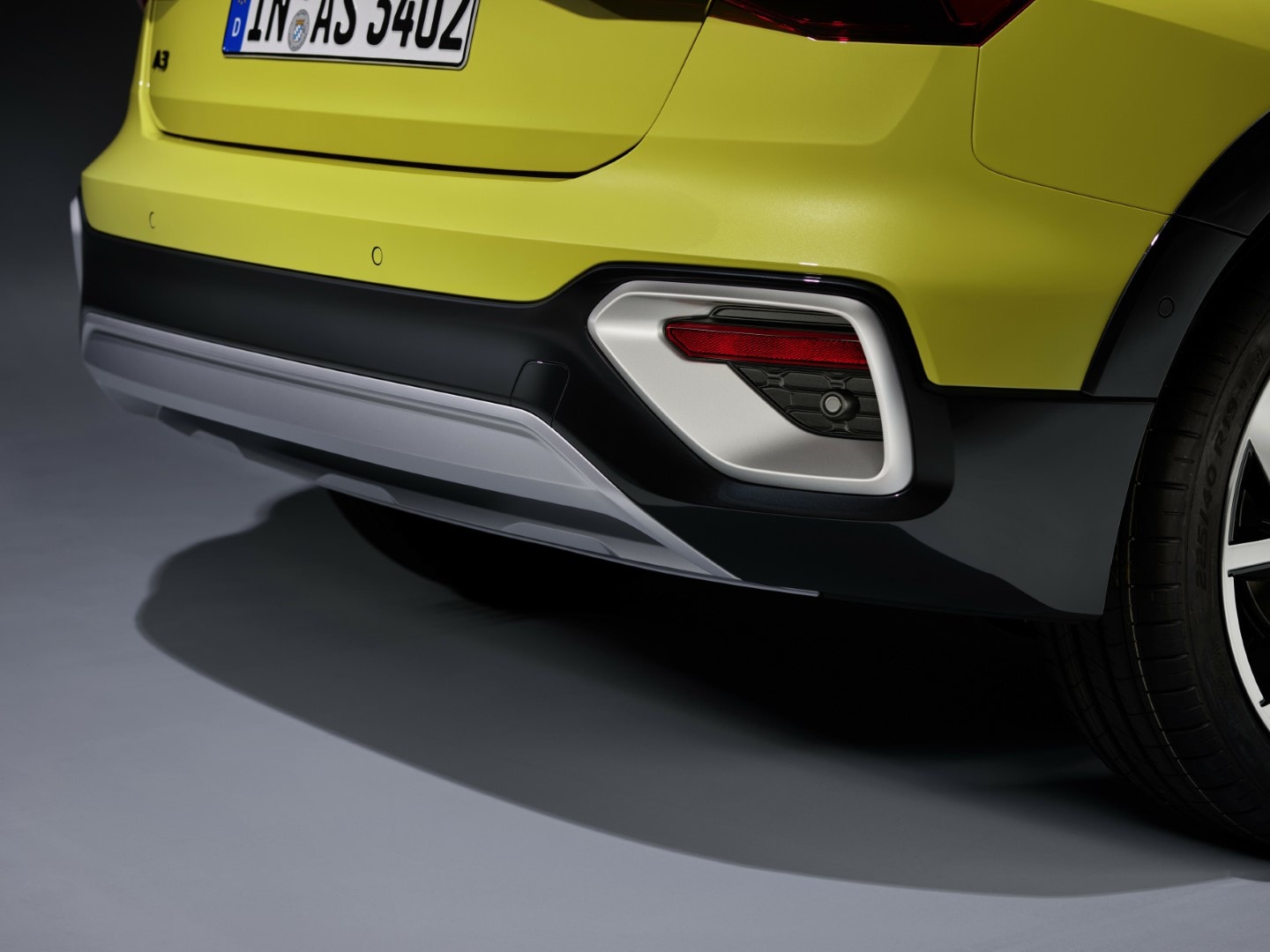 Detalle del sistema de escape del Audi A3, subrayando su carácter deportivo.