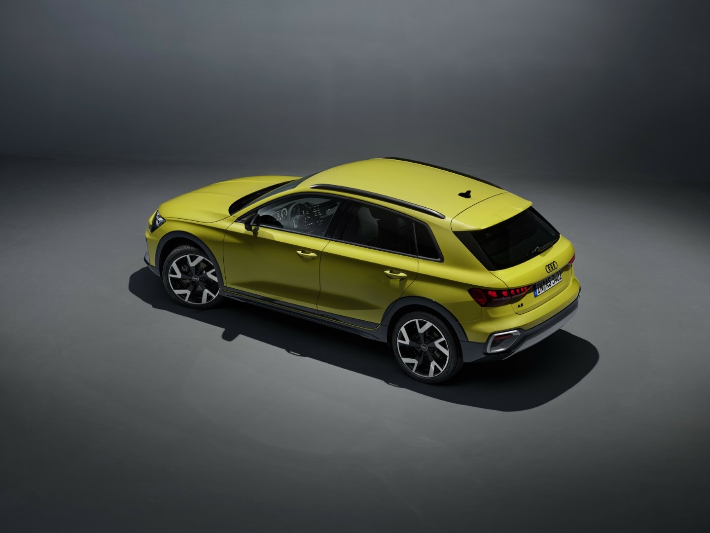 Elegante vista superior del A3, evidenciando su dinámica silueta.