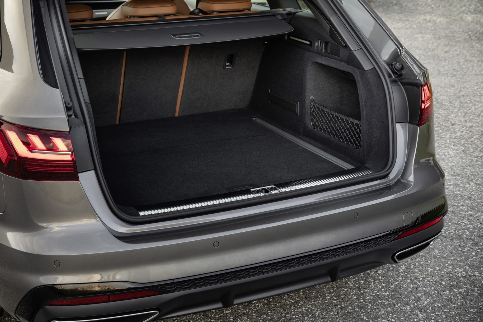 Amplio maletero del Audi A4 Avant, ideal para largos viajes.