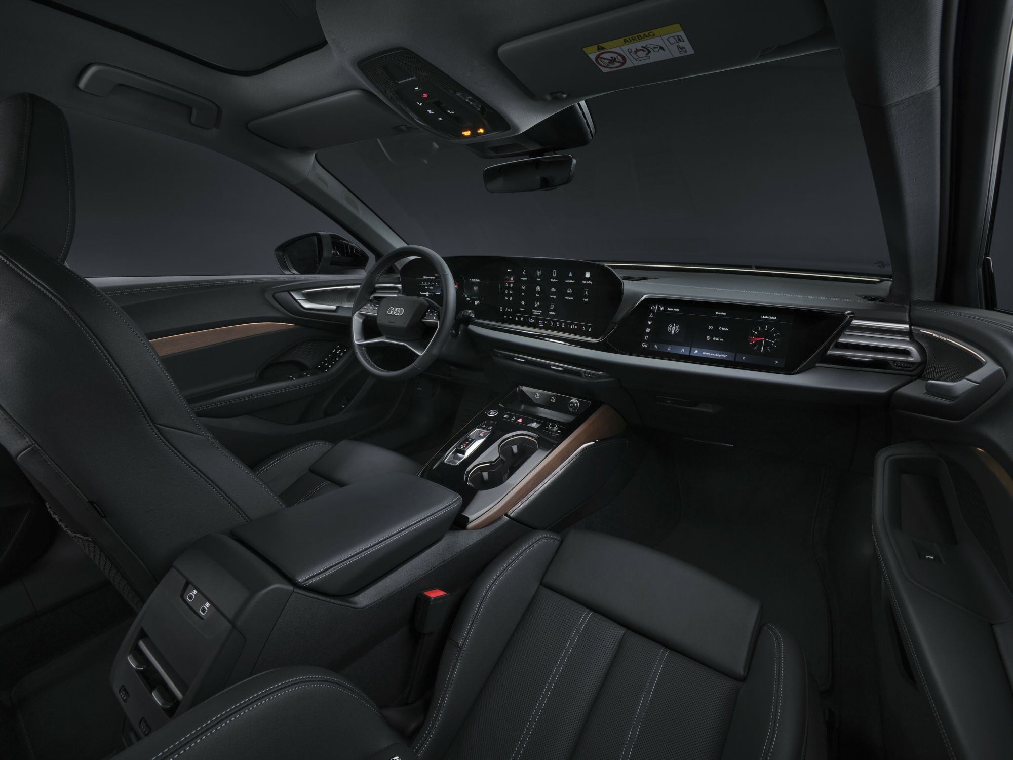 Interior del Audi A5 Avant, enfocado en el espacio y confort para los pasajeros.