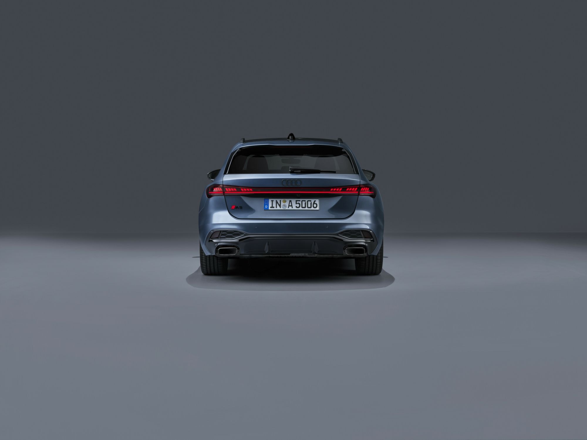 Dinámica y sofisticación se unen en este A5 Avant en movimiento.