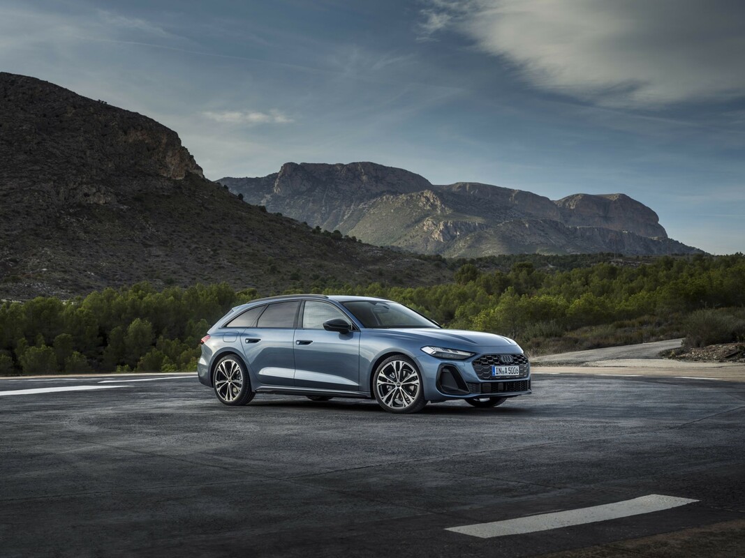 Frontal del Audi A5 Avant en un entorno natural, resaltando su estética. Frontal del Audi A5 Avant en un entorno natural, resaltando su estética.