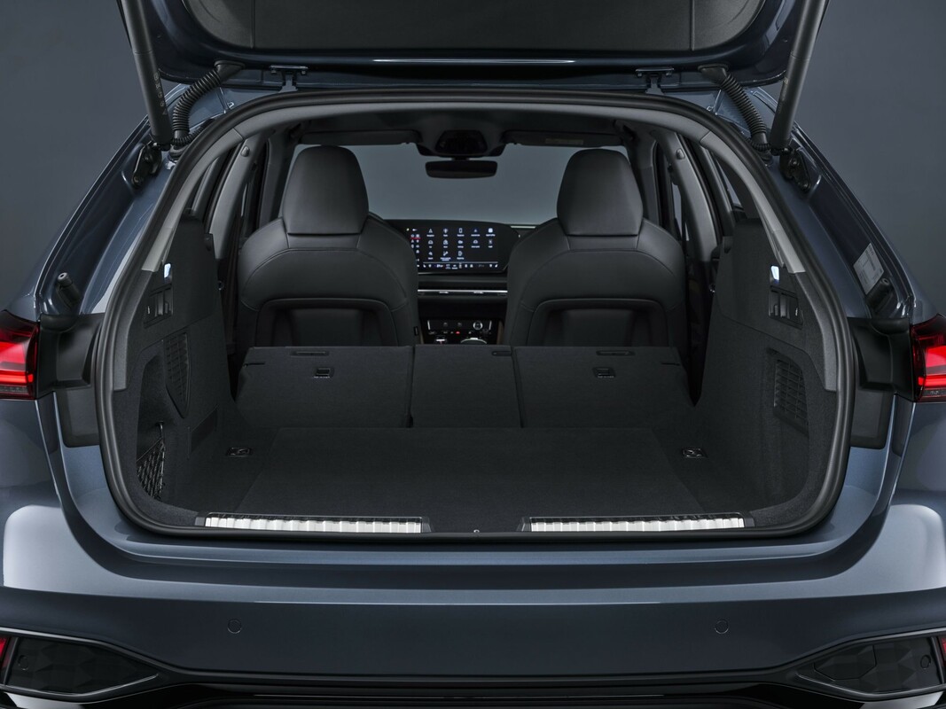 Vista del asiento trasero del Audi A5 Avant, ideal para pasajeros. Vista del asiento trasero del Audi A5 Avant, ideal para pasajeros.