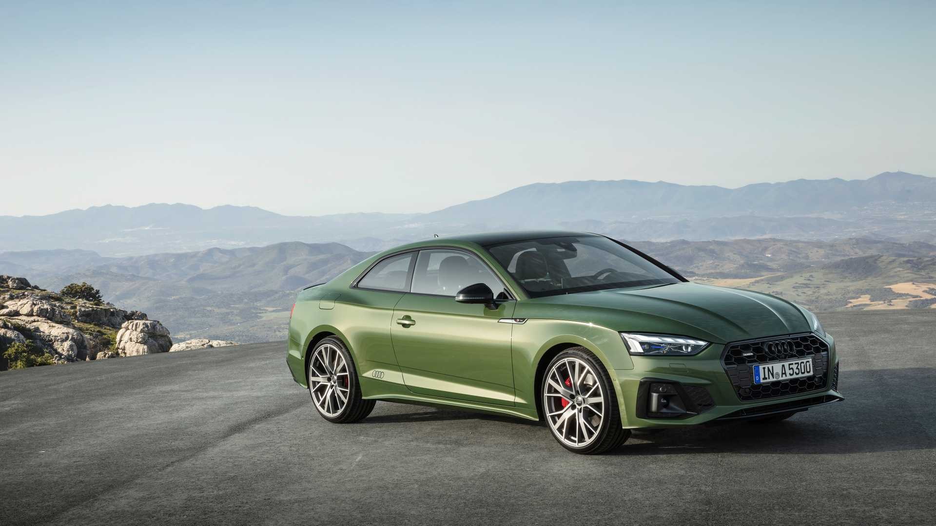 Vista lateral del Audi A5 Coupé mostrando su silueta aerodinámica.