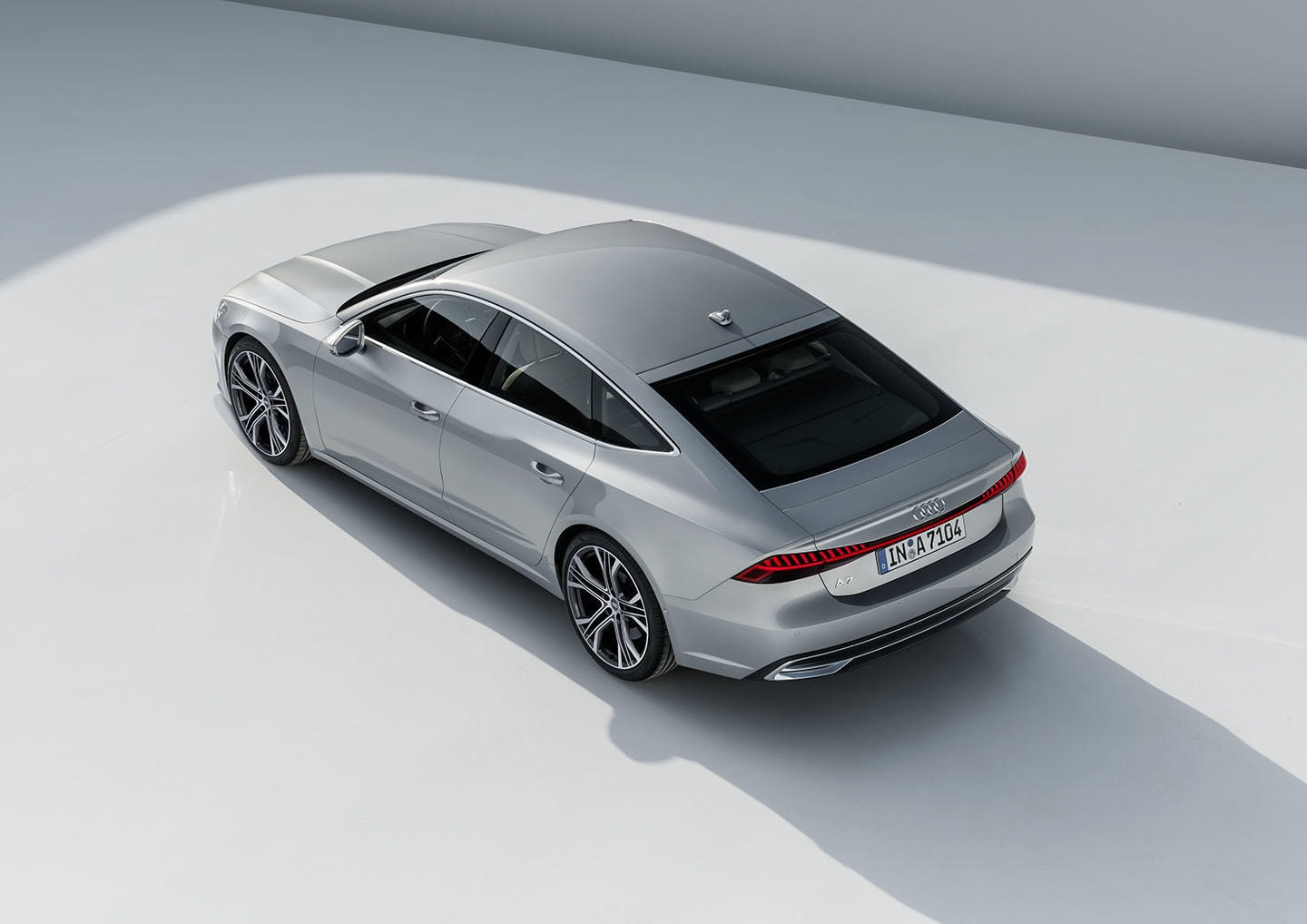 Perspectiva superior trasera del Audi A7 Sportback, mostrando su caída de techo.