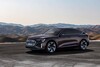 Vista angular delantera del Audi Q8 e-Tron Sportback, mostrando su diseño dinámico. Vista angular delantera del Audi Q8 e-Tron Sportback, mostrando su diseño dinámico.
