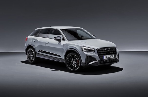 Vista general del Audi Q2 desde una perspectiva delantera y lateral. Vista general del Audi Q2 desde una perspectiva delantera y lateral.