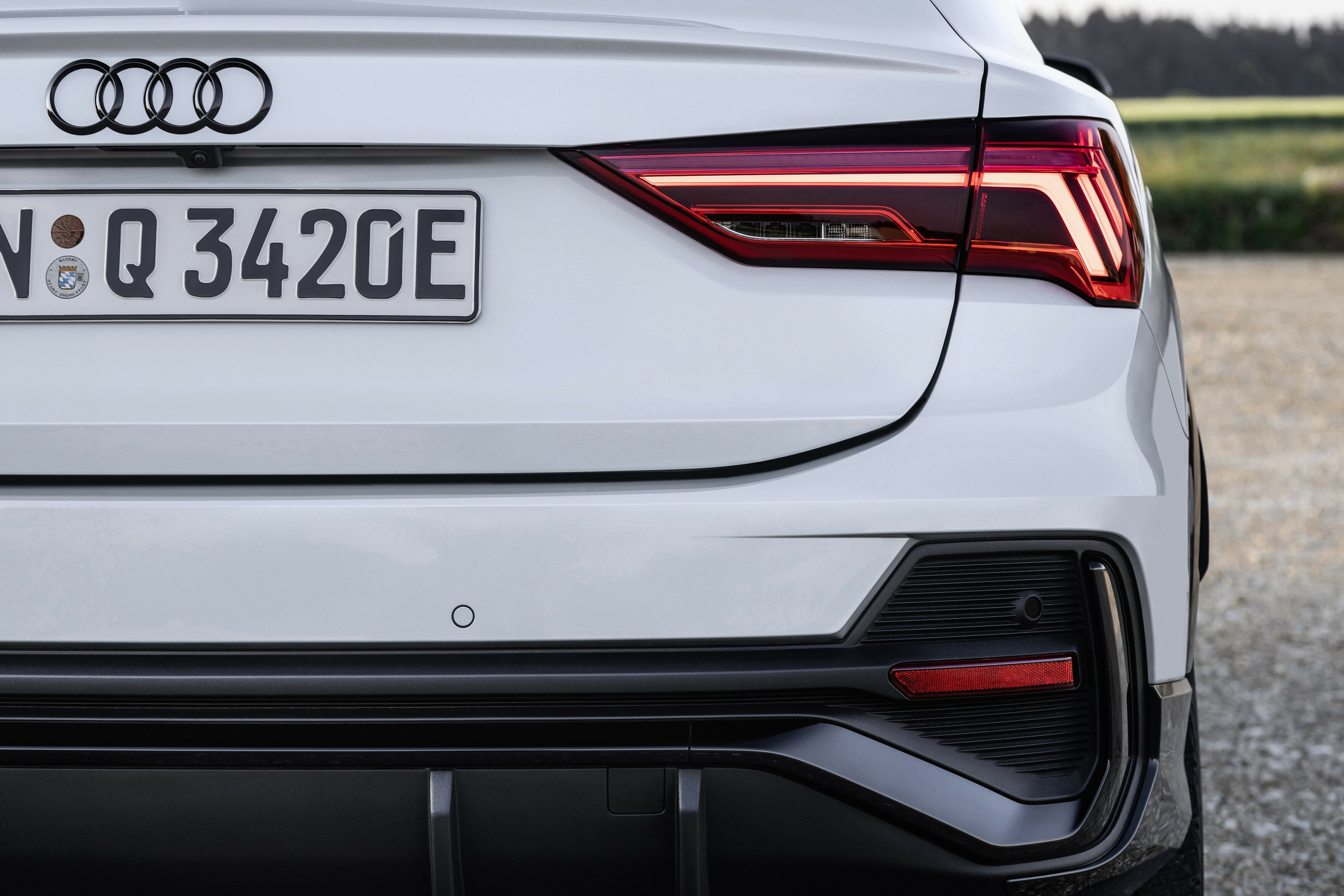 Detalle de la sección trasera y las ópticas del Audi Q3 Sportback.