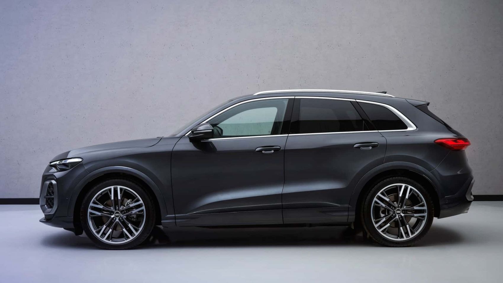 Vista del maletero del Audi Q5, destacando su capacidad y practicidad.