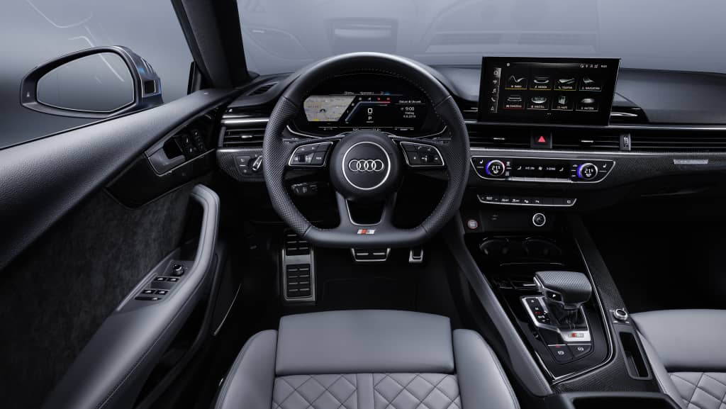 Cabina del conductor del Audi S5 Sportback con acabados de alta calidad.