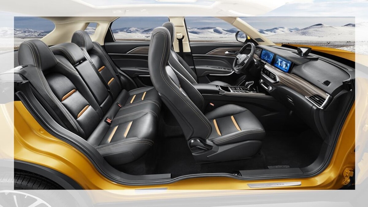 Detalle del volante del Bestune T77, combinando funcionalidad y estilo. Detalle del volante del Bestune T77, combinando funcionalidad y estilo.