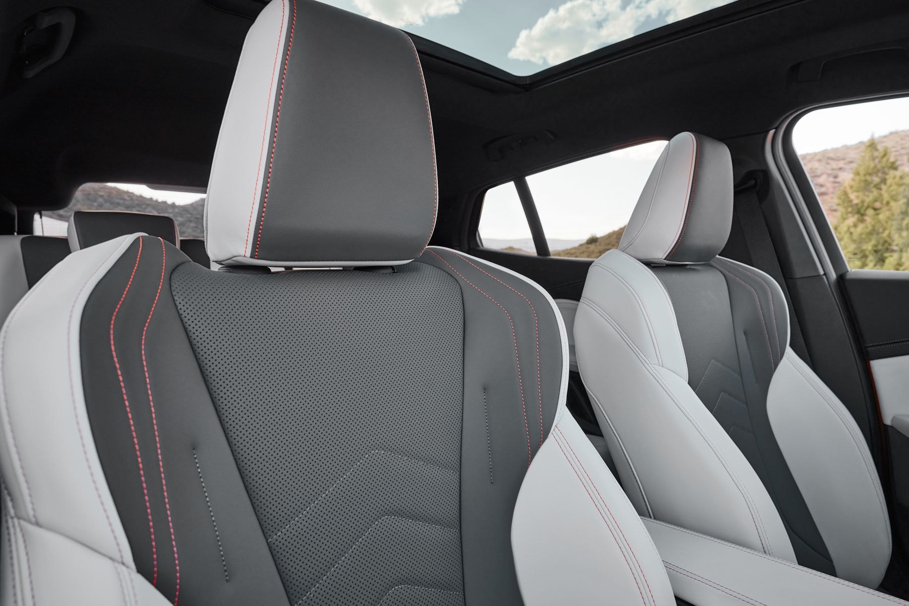 Vista cenital del iX2, resaltando su diseño aerodinámico.