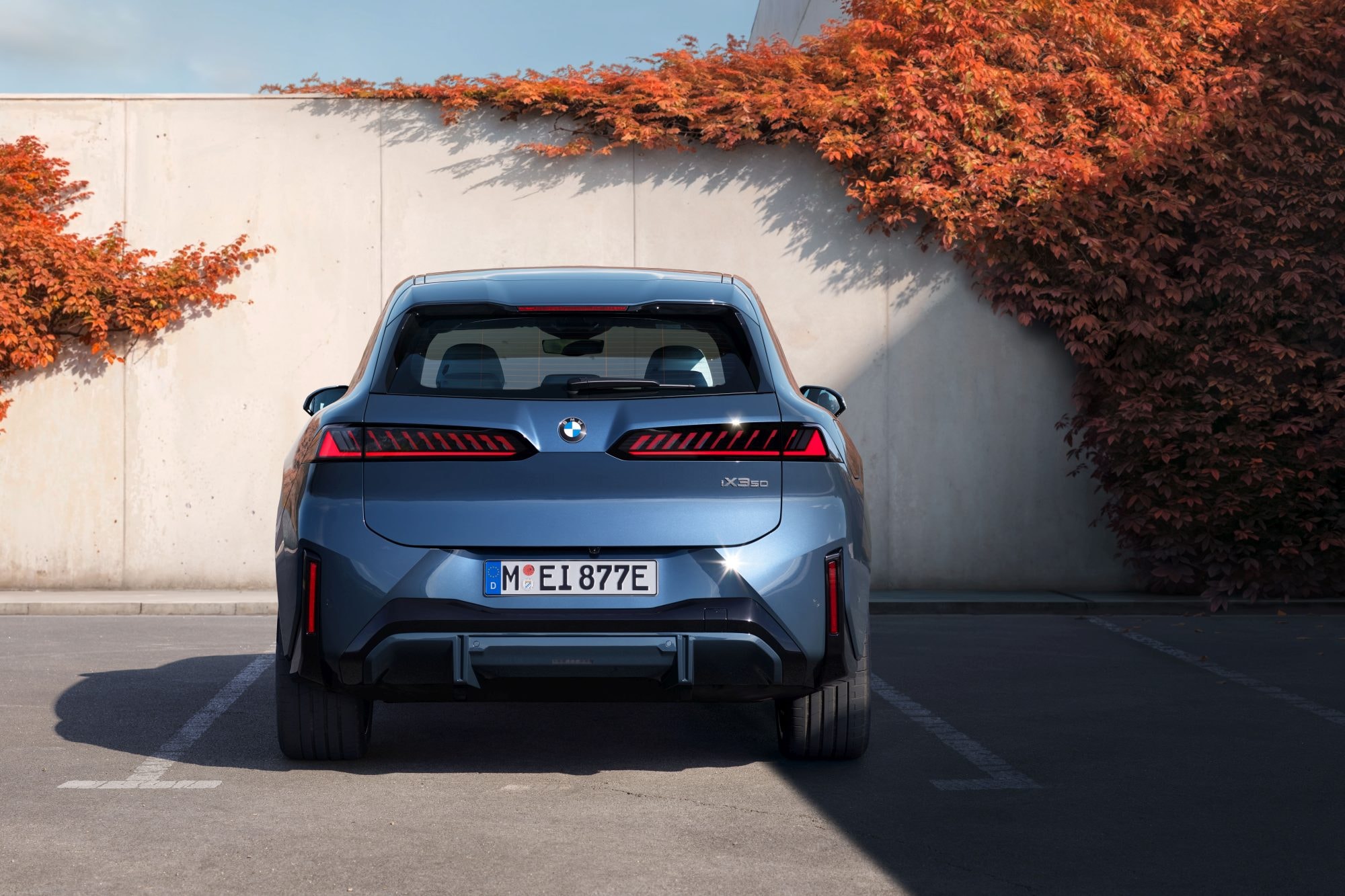 Panel de instrumentos del BMW iX3, con tecnología de vanguardia.
