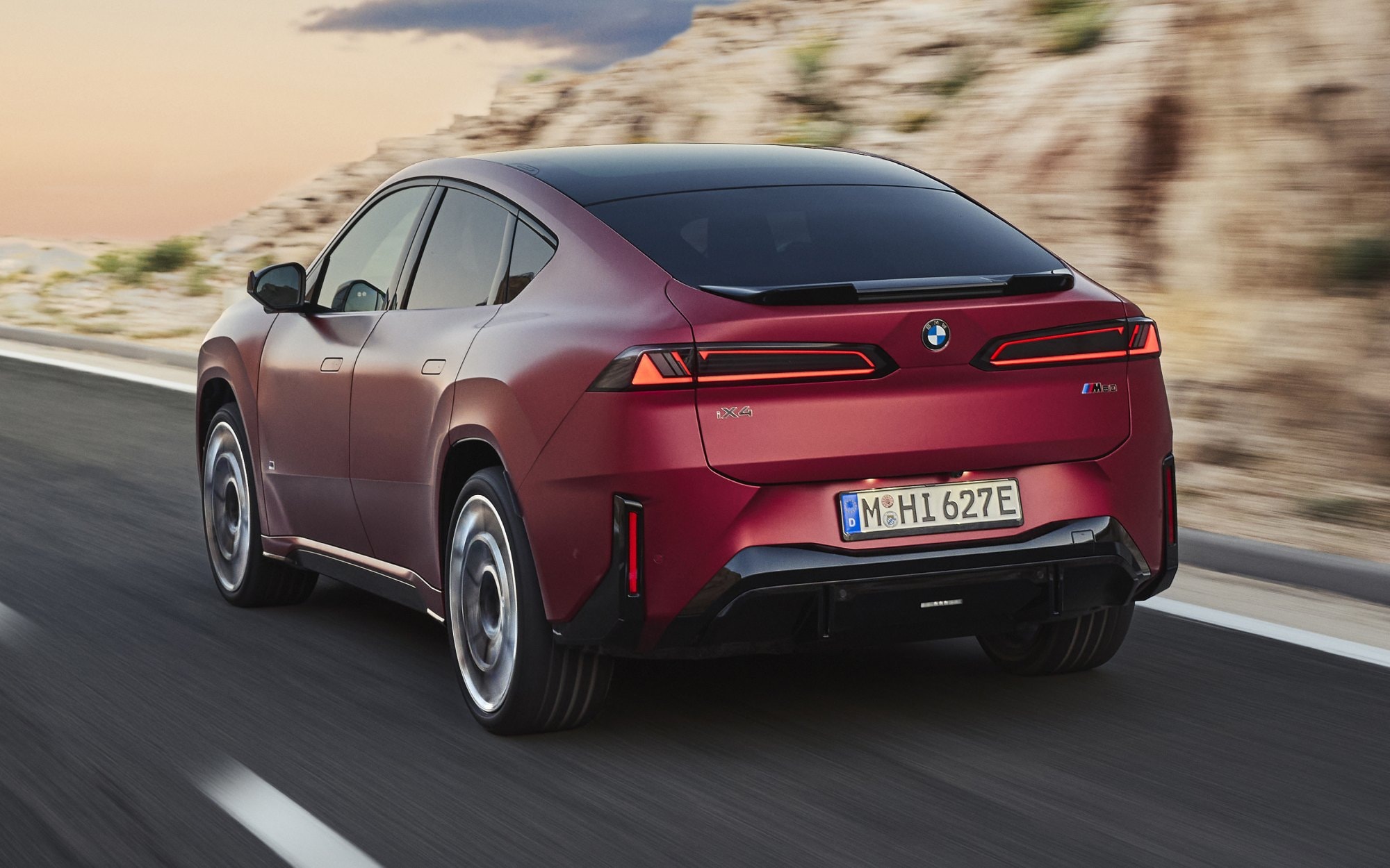 BMW iX4
