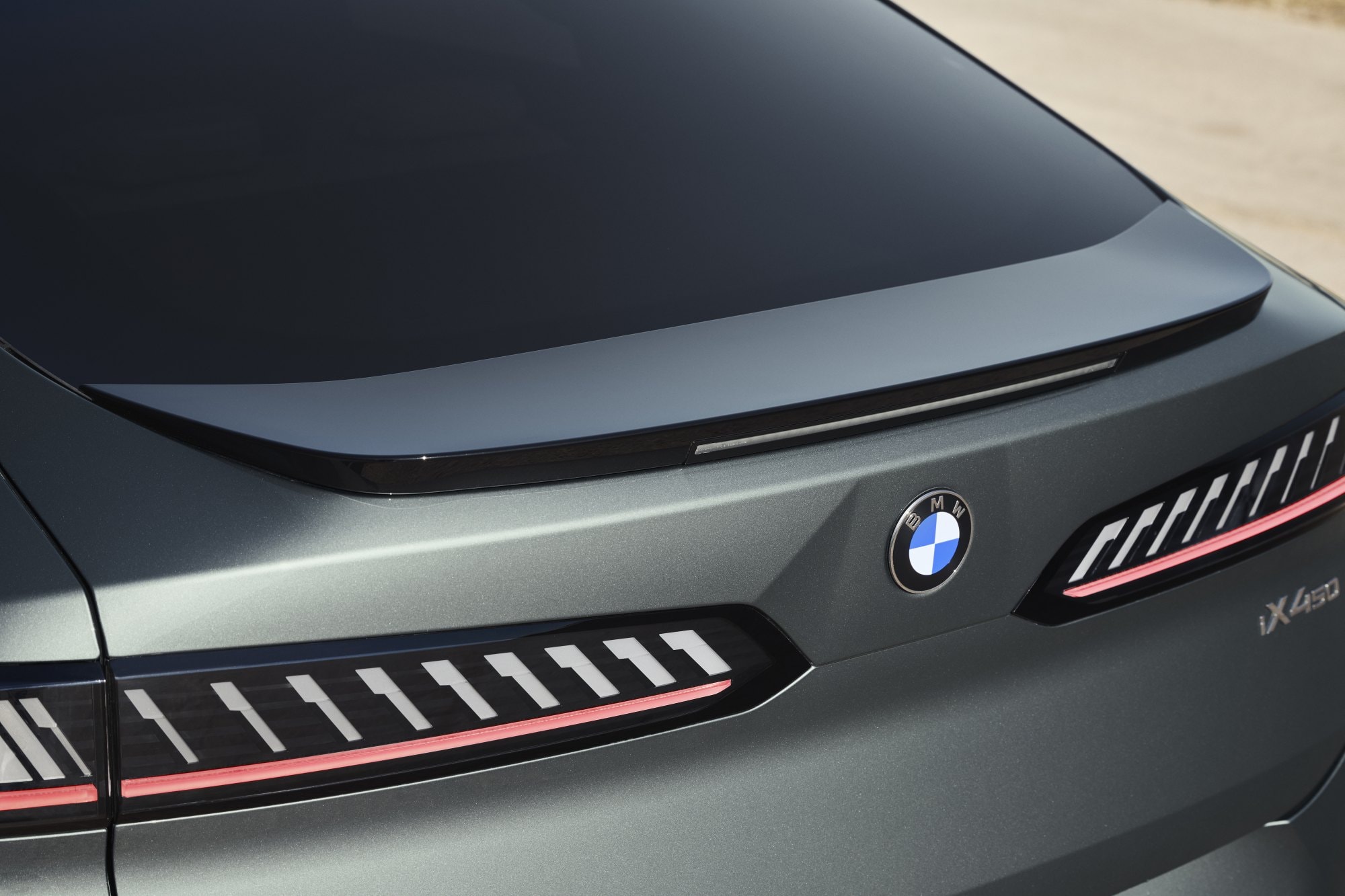 BMW iX4